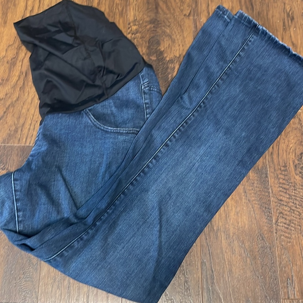 Kimi + Kai maternity bootcut jeans size 28x33